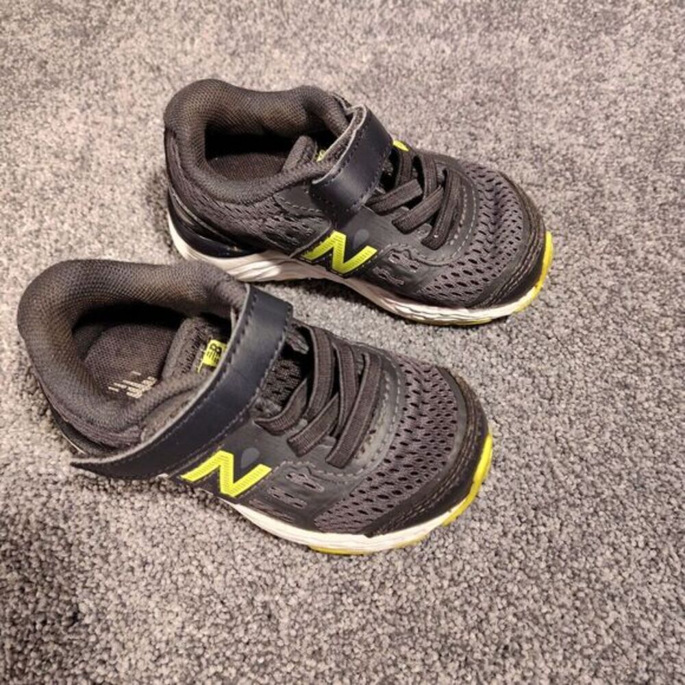New Balance 680 Baby Sneakers Size 5 First Walking Lightweight Infant Soft